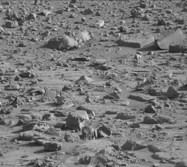 Sol 3917: Mast Camera (Mastcam)