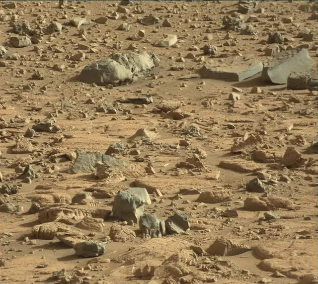 Sol 3917: Mast Camera (Mastcam)