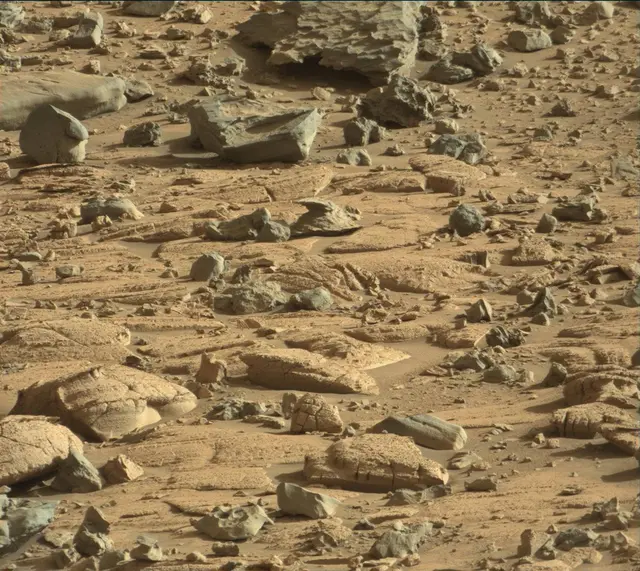 Sol 3917: Mast Camera (Mastcam)