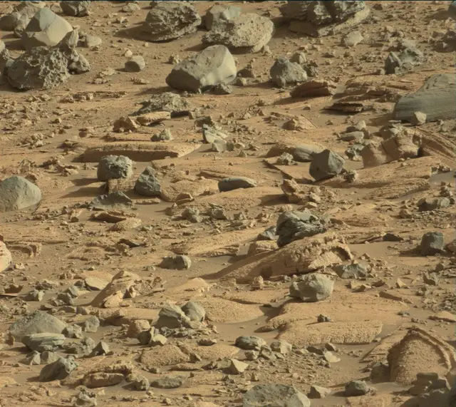 Sol 3917: Mast Camera (Mastcam)