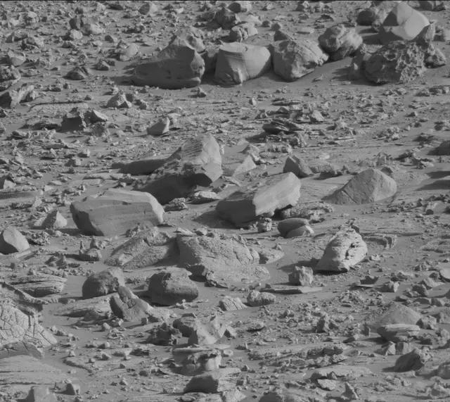 Sol 3917: Mast Camera (Mastcam)