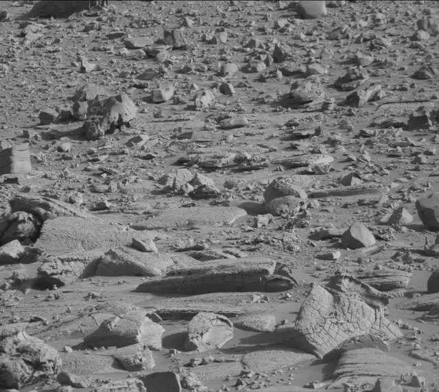 Sol 3917: Mast Camera (Mastcam)