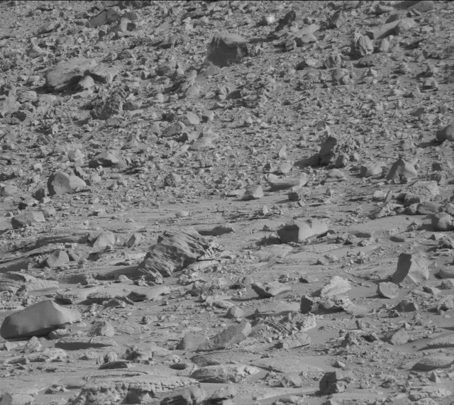 Sol 3917: Mast Camera (Mastcam)