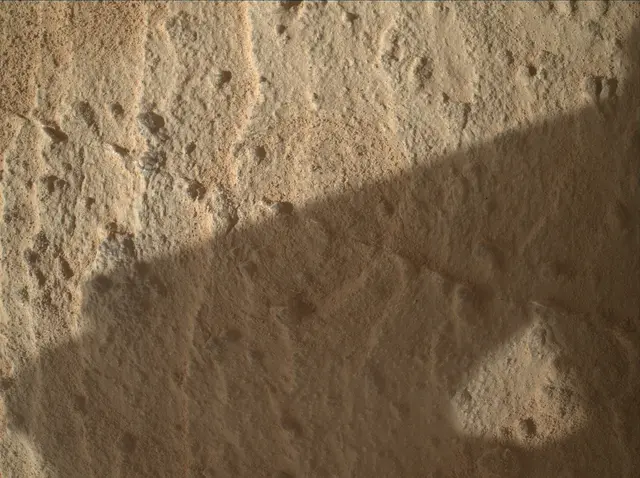 Sol 3917: Mars Hand Lens Imager (MAHLI)