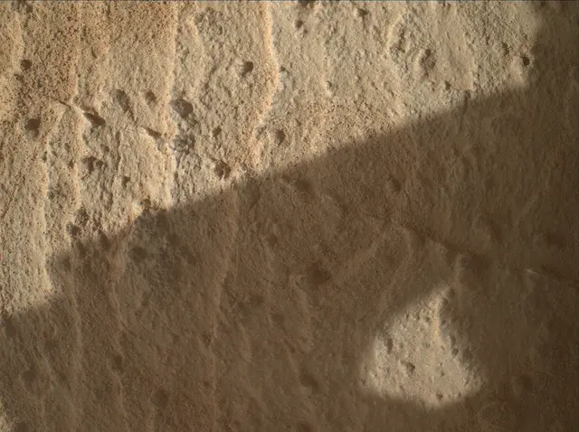 Sol 3917: Mars Hand Lens Imager (MAHLI)