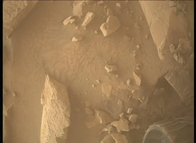 Sol 3917: Mars Descent Imager (MARDI)
