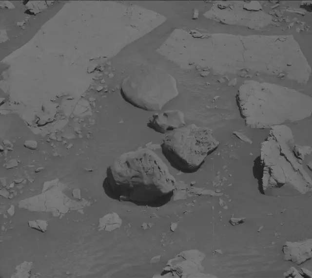 Sol 3919: Mast Camera (Mastcam)