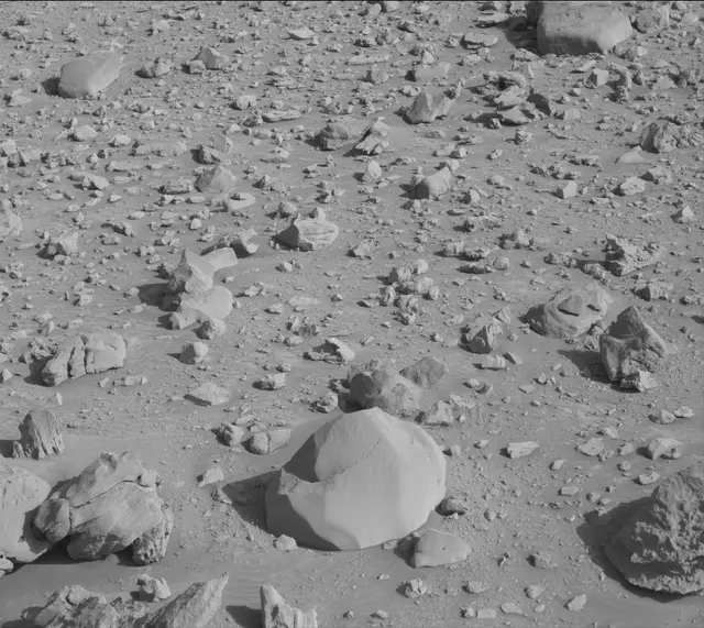 Sol 3919: Mast Camera (Mastcam)