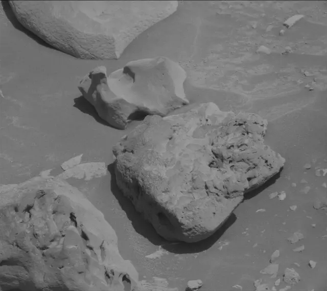 Sol 3919: Mast Camera (Mastcam)
