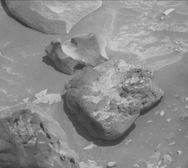 Sol 3919: Mast Camera (Mastcam)