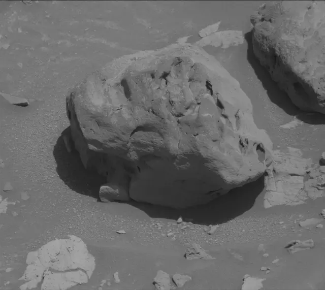 Sol 3919: Mast Camera (Mastcam)