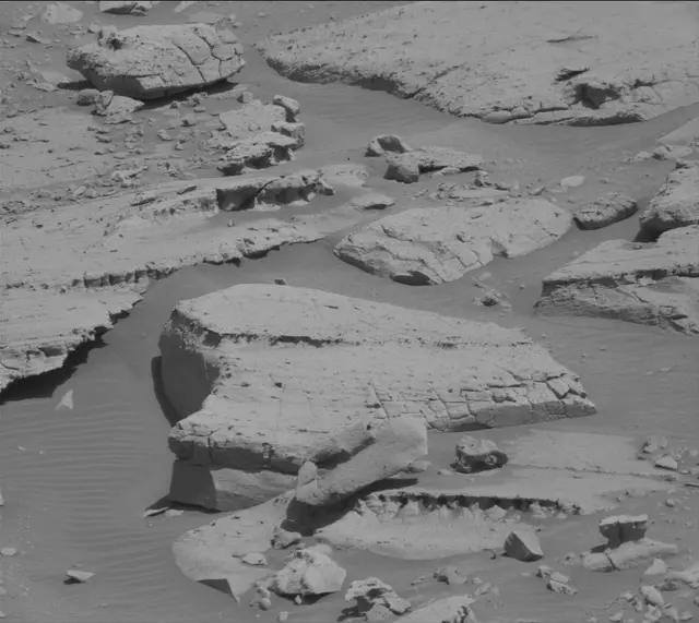 Sol 3919: Mast Camera (Mastcam)