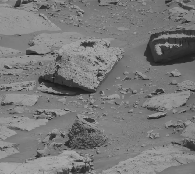 Sol 3919: Mast Camera (Mastcam)
