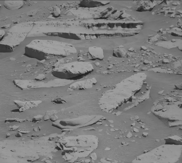 Sol 3919: Mast Camera (Mastcam)