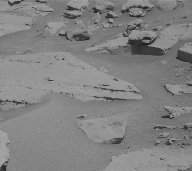 Sol 3919: Mast Camera (Mastcam)
