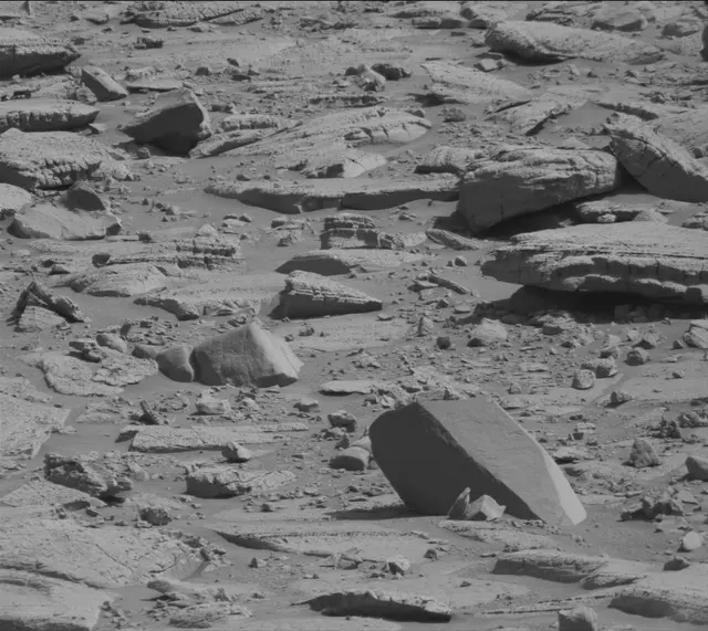 Sol 3919: Mast Camera (Mastcam)