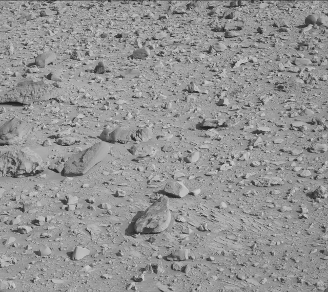 Sol 3921: Mast Camera (Mastcam)