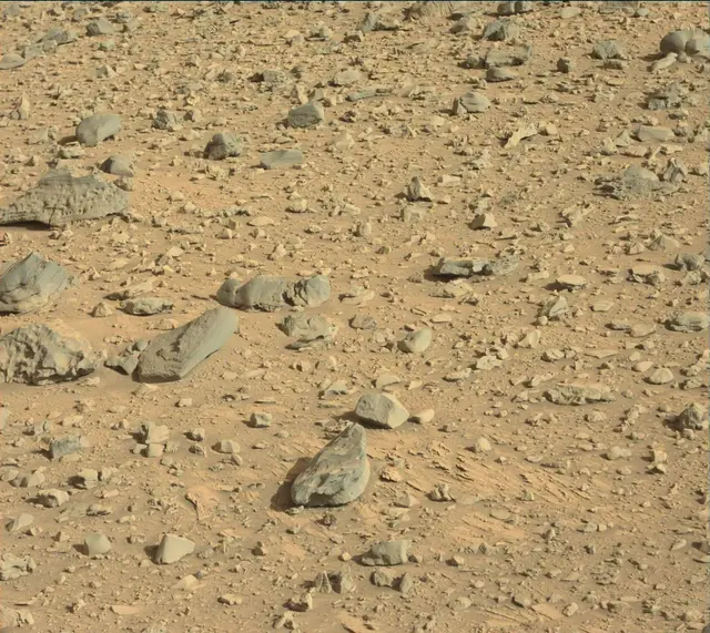 Sol 3921: Mast Camera (Mastcam)