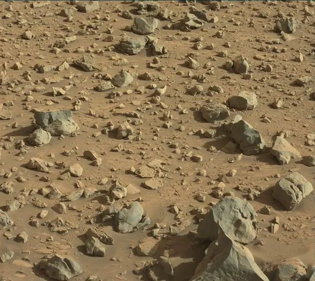 Sol 3921: Mast Camera (Mastcam)
