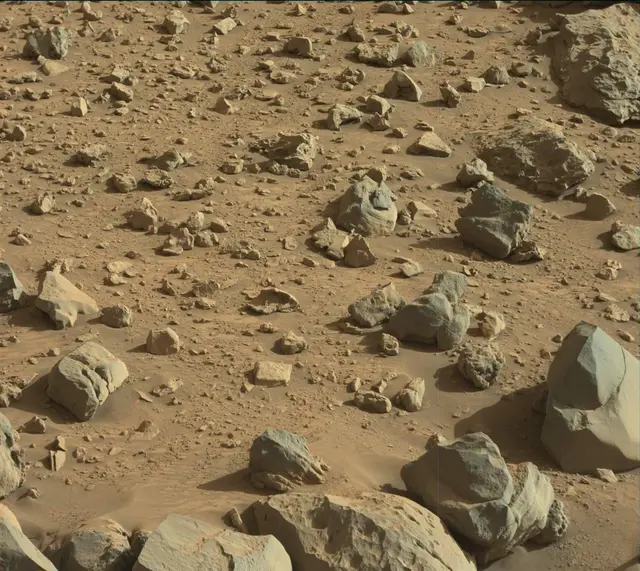 Sol 3921: Mast Camera (Mastcam)