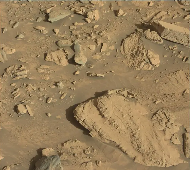 Sol 3921: Mast Camera (Mastcam)
