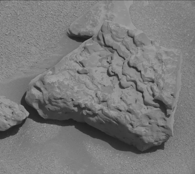 Sol 3921: Mast Camera (Mastcam)