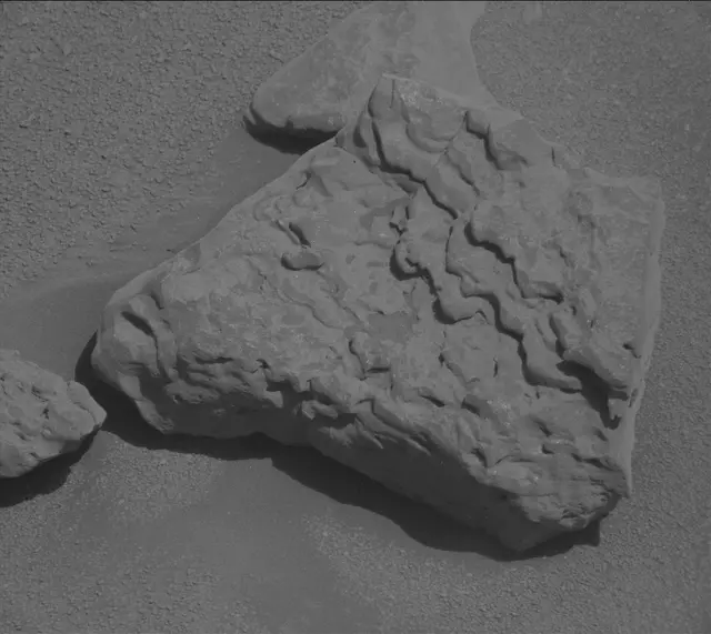 Sol 3921: Mast Camera (Mastcam)