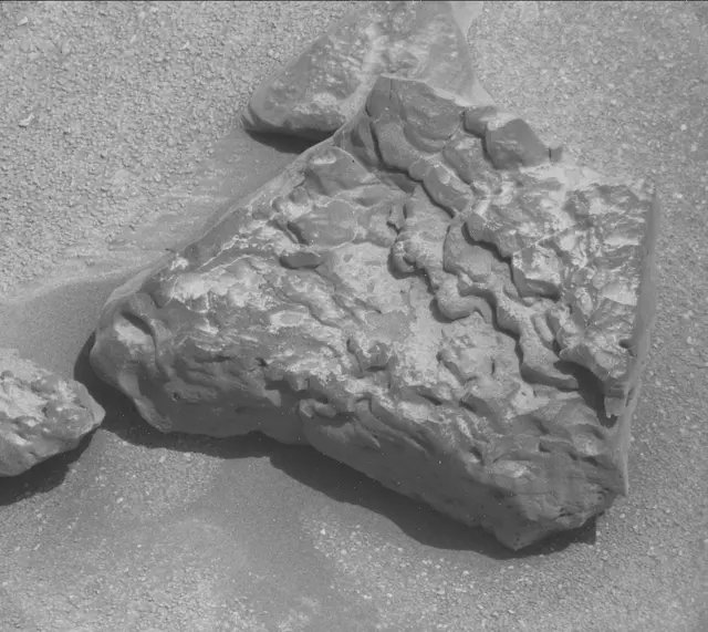 Sol 3921: Mast Camera (Mastcam)