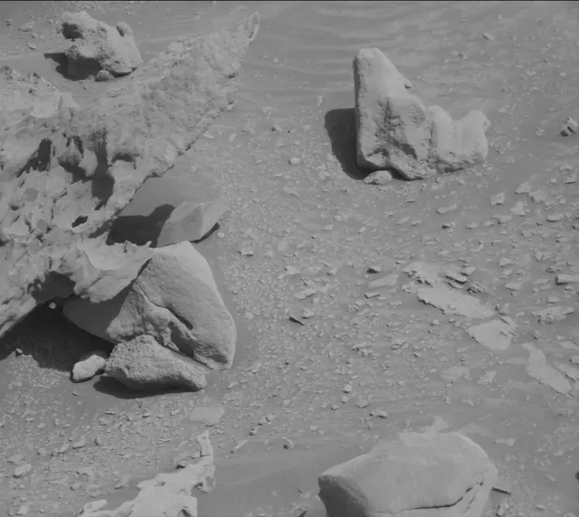 Sol 3921: Mast Camera (Mastcam)