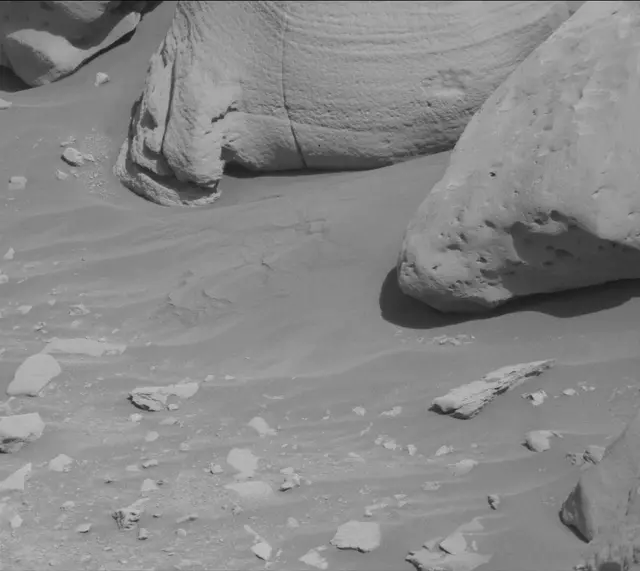 Sol 3921: Mast Camera (Mastcam)
