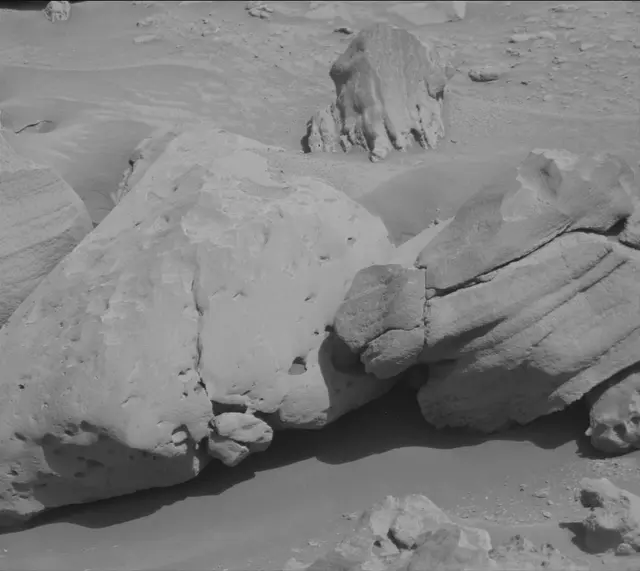 Sol 3921: Mast Camera (Mastcam)