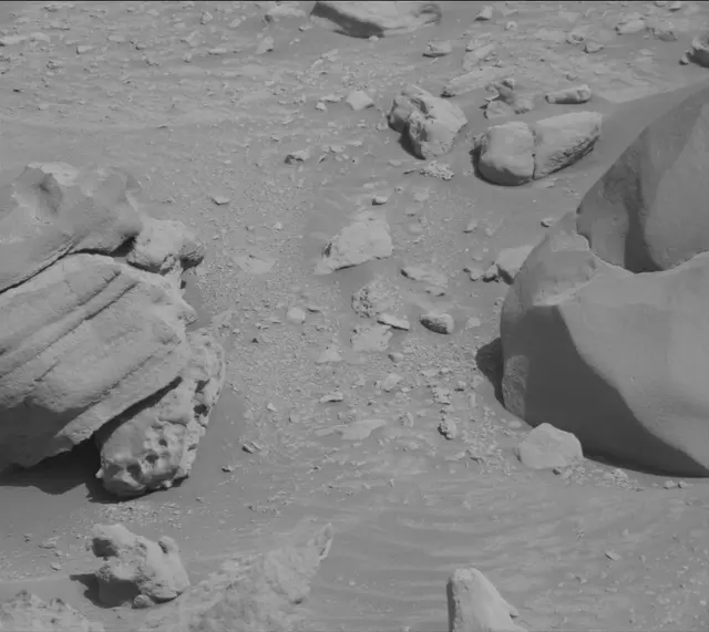 Sol 3921: Mast Camera (Mastcam)