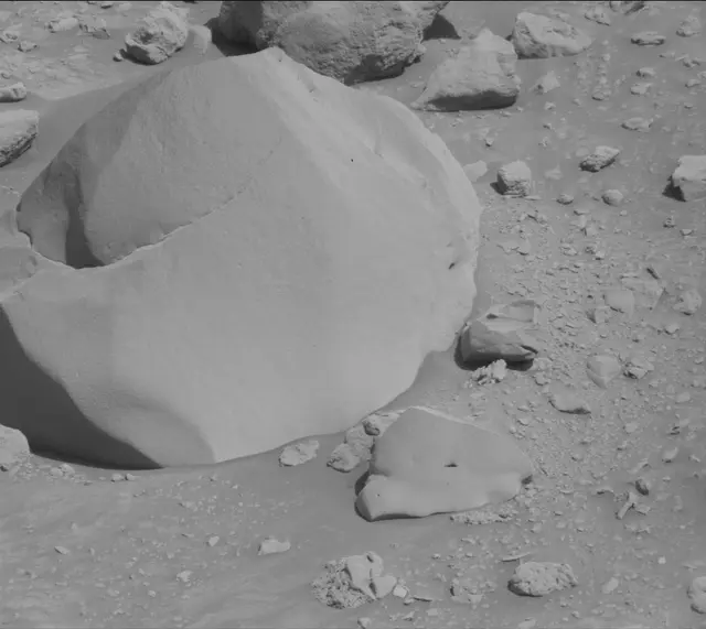 Sol 3921: Mast Camera (Mastcam)