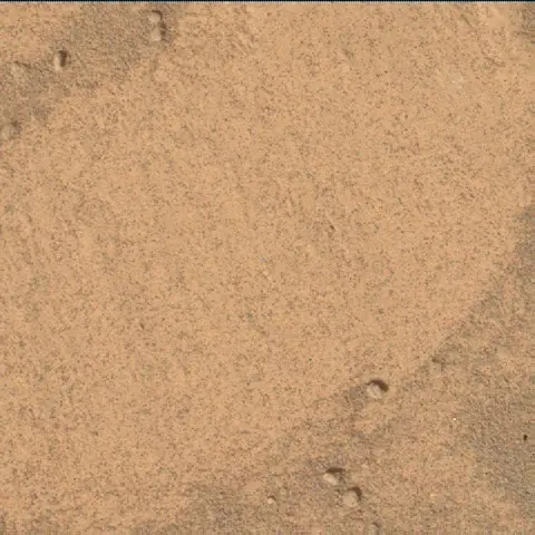 Sol 3921: Mars Hand Lens Imager (MAHLI)