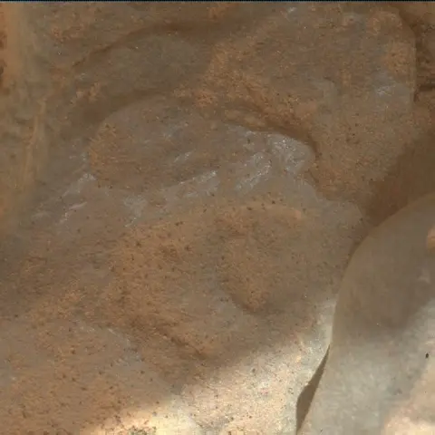 Sol 3921: Mars Hand Lens Imager (MAHLI)