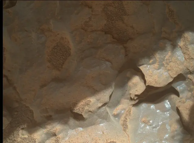 Sol 3921: Mars Hand Lens Imager (MAHLI)