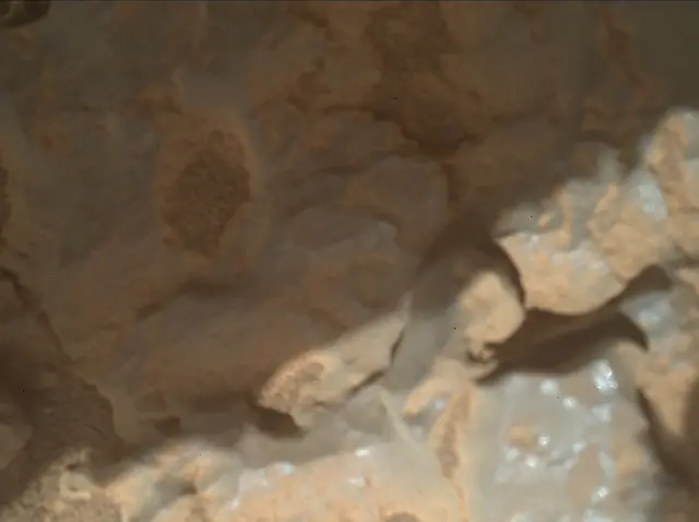 Sol 3921: Mars Hand Lens Imager (MAHLI)