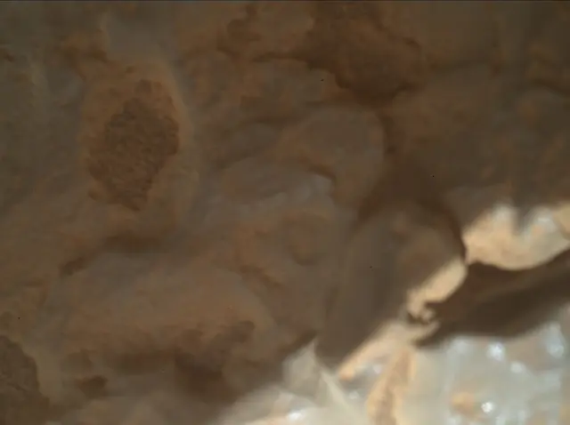 Sol 3921: Mars Hand Lens Imager (MAHLI)
