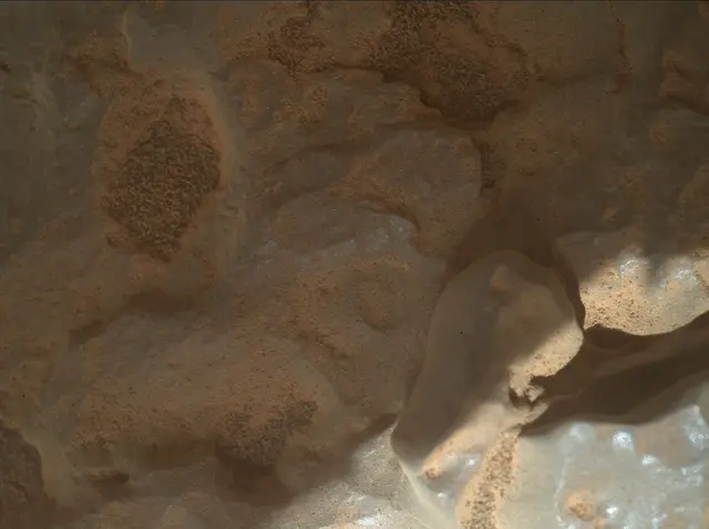 Sol 3921: Mars Hand Lens Imager (MAHLI)
