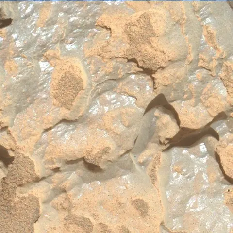 Sol 3921: Mars Hand Lens Imager (MAHLI)