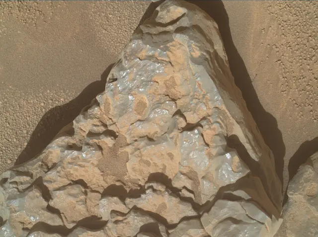 Sol 3921: Mars Hand Lens Imager (MAHLI)