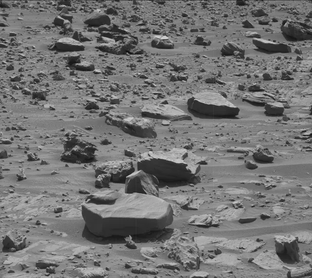 Sol 3923: Mast Camera (Mastcam)