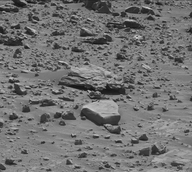 Sol 3923: Mast Camera (Mastcam)