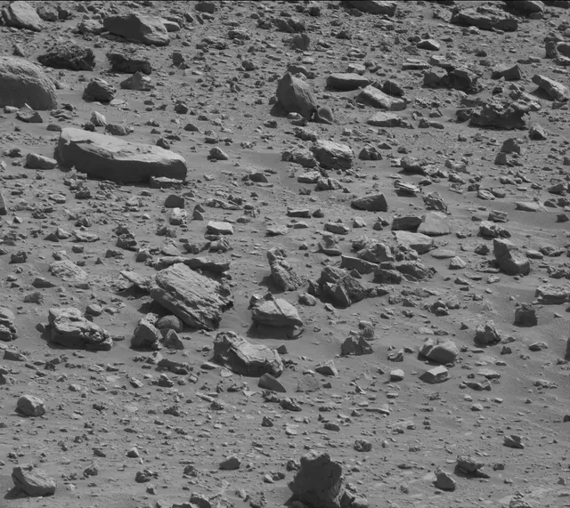 Sol 3923: Mast Camera (Mastcam)