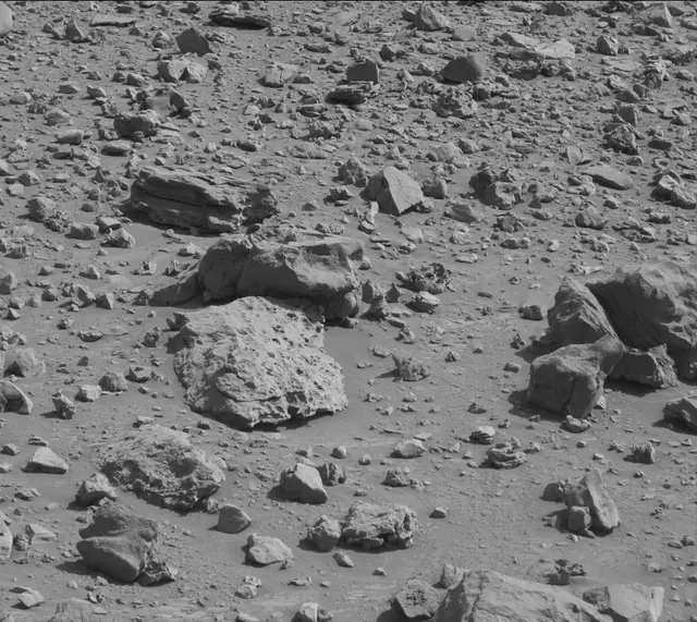 Sol 3923: Mast Camera (Mastcam)