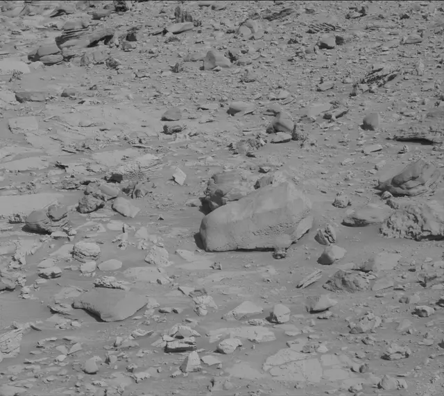 Sol 3923: Mast Camera (Mastcam)
