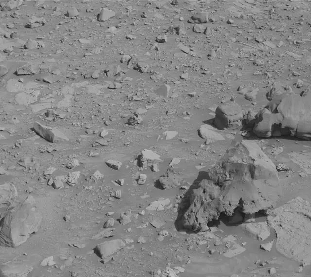 Sol 3923: Mast Camera (Mastcam)