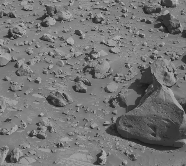 Sol 3923: Mast Camera (Mastcam)