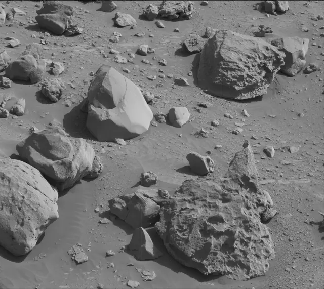 Sol 3923: Mast Camera (Mastcam)