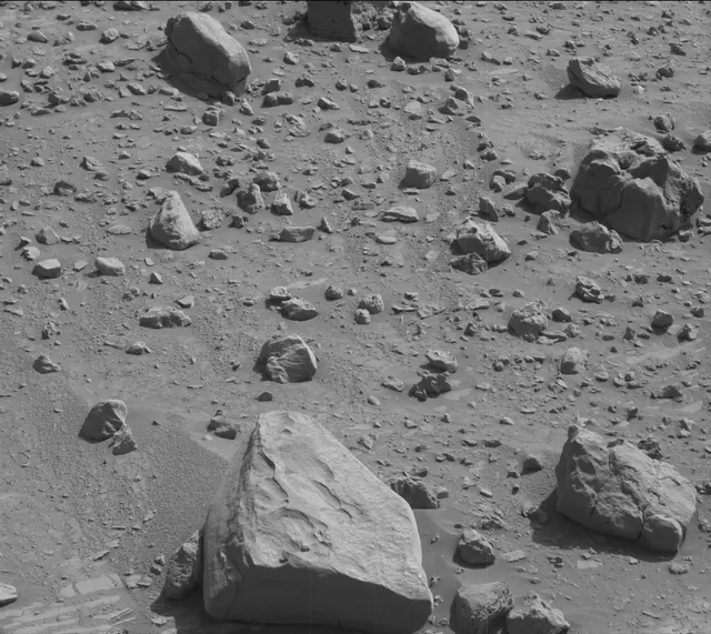 Sol 3923: Mast Camera (Mastcam)